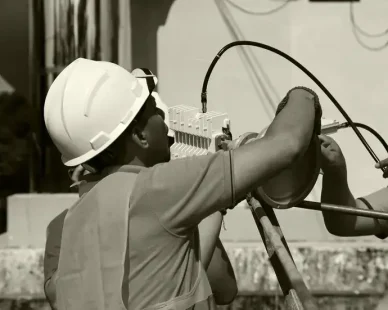 several-vsat-antenna-technicians-are-fixing-position-antenna-so-that-it-can-receive-signa_762414-744